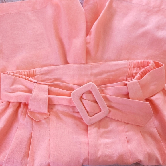 Vintage 1960s Coral High Waisted Pleated Bermuda Long Shorts - Picture 3 of 9